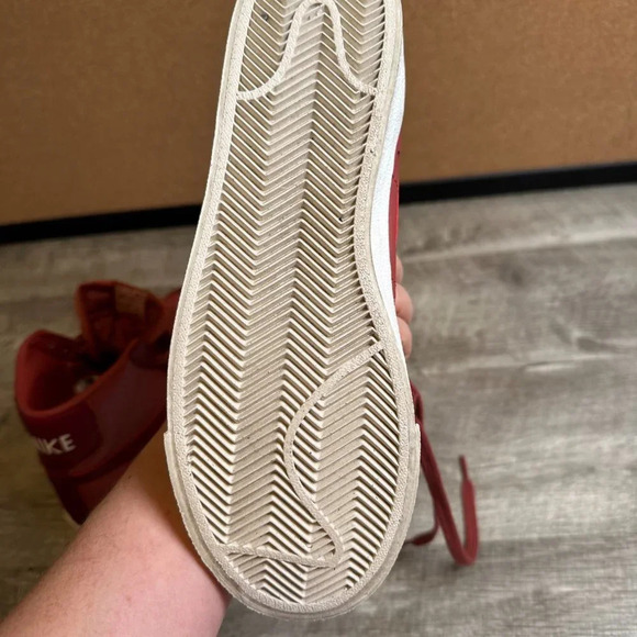 NIKE Red Blazer '77 Vintage Mid Sneakers in Rust / Red Size Women's 7 - Picture 6 of 8